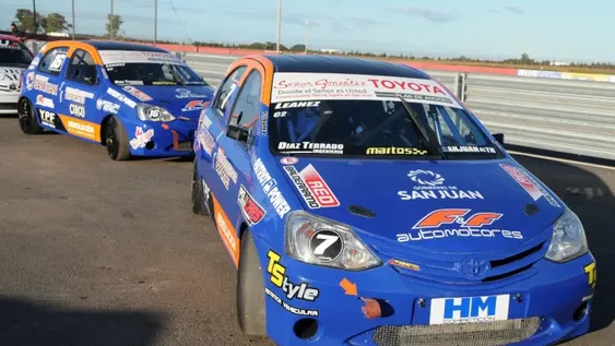 Los hermanos Leanez y Persia, protagonistas