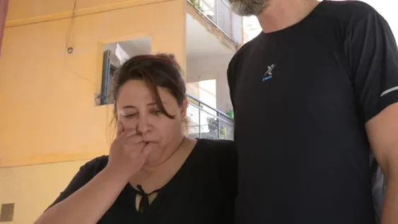 “El médico me dijo ‘le duele la espalda por la tos, pero está bien’, luego mi hija murió”