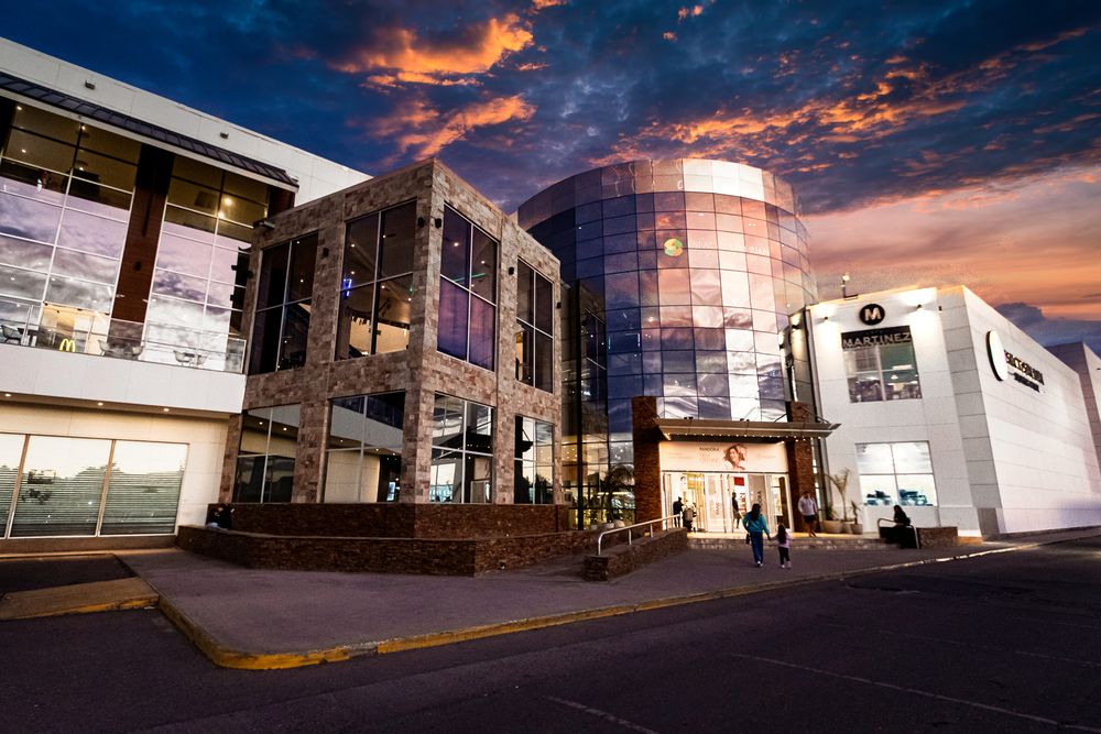 Espacio San Juan Shopping.