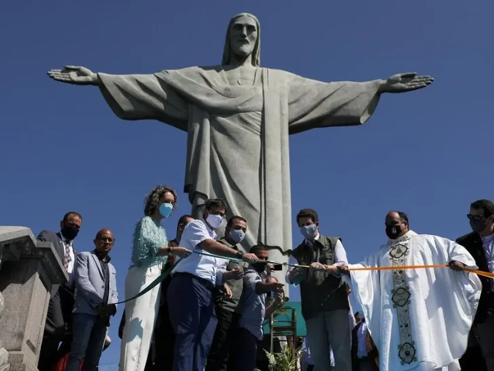 El coronavirus no cede en Brasil y el hijo menor de Bolsonaro es uno de los contagiados