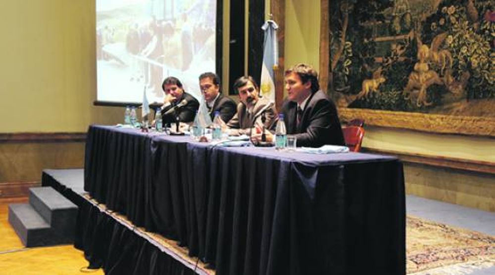 San Juan firmó acuerdo para sustituir importaciones