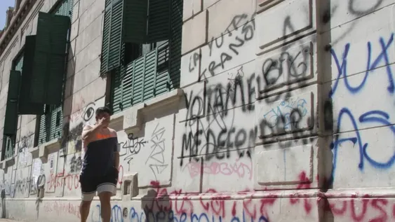 Procesan por daño a una estudiante por pintadas en la Escuela Normal en el 8M