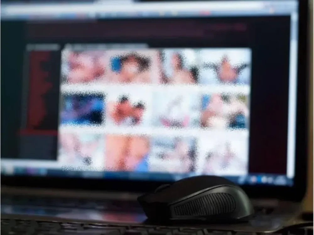 Condenan a un hombre a 3 años de prisión condicional por distribución de pornografía infantil