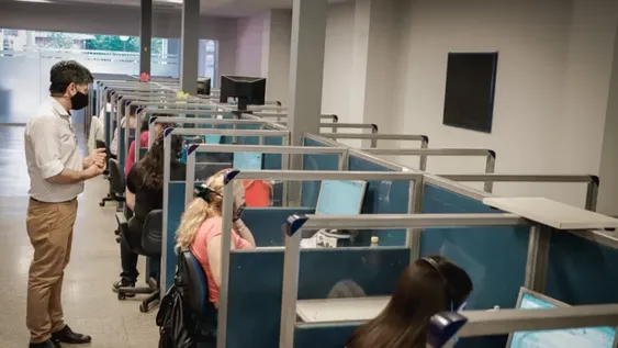 Qué es contacto estrecho, la consulta que la comunidad más le hace a Salud