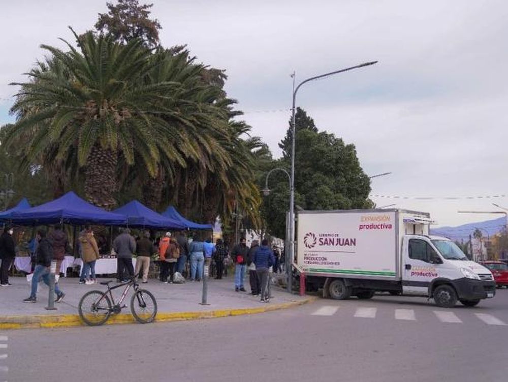 El camión de frutas y verduras más baratas vuelve a las calles: dónde estará