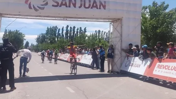 Gerardo Tivani, líder de la primera etapa de la Vuelta a Calingasta