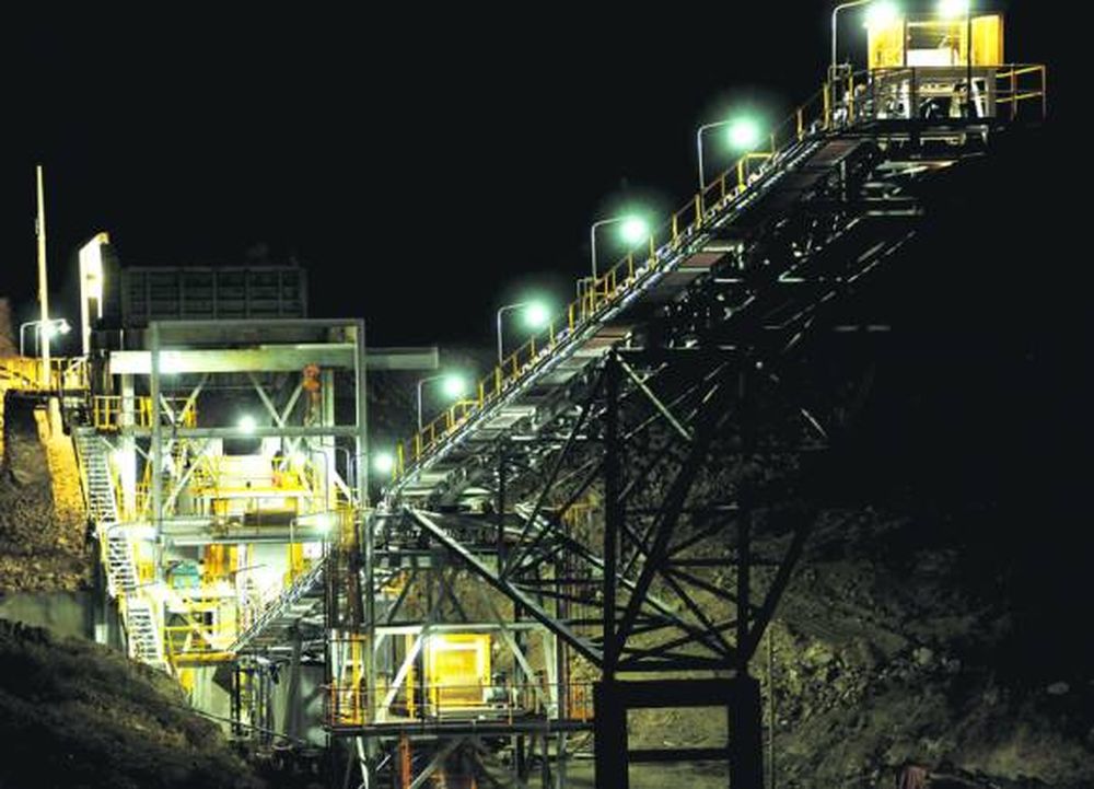 Casposo inaugura con indicios de más oro