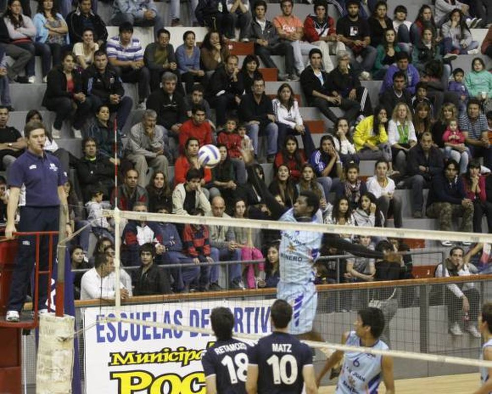 Obras no pudo rematar el duelo y  se quedó sin el sueño del ascenso