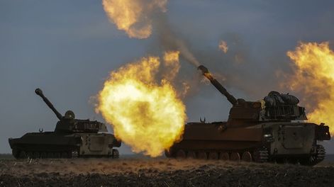 Día 74 de la guerra: Rusia atacó una escuela con refugiados y sigue su avance en Mariupol