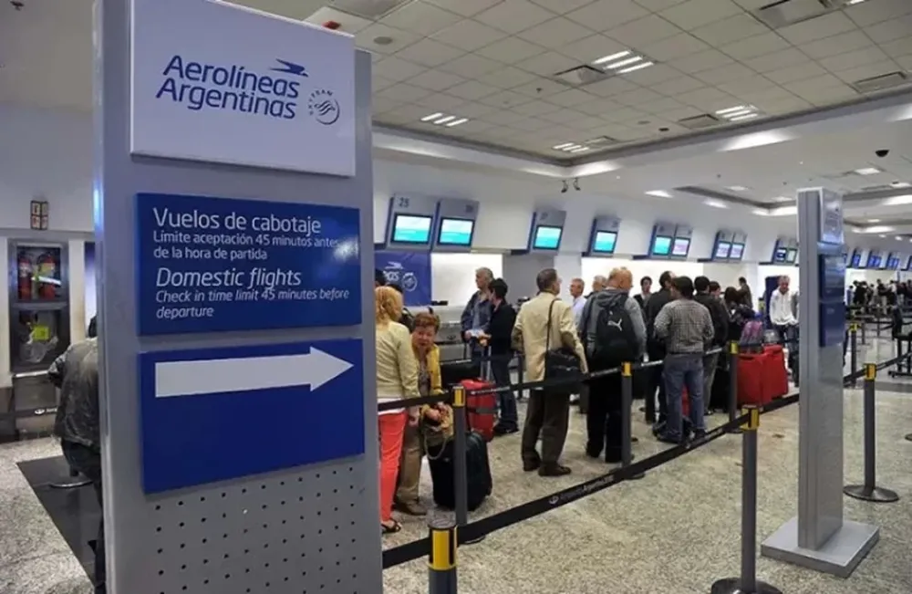 Más de 70 vuelos fueron demorados en Aeroparque y se reprogramaron