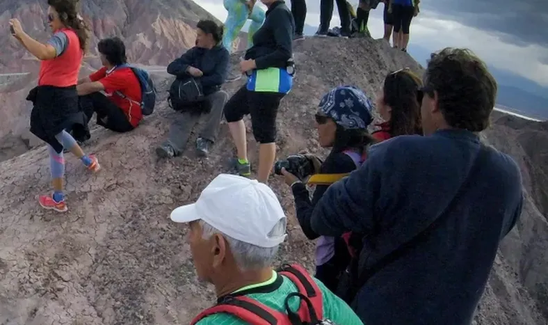Gran despliegue policial para rescatar a 25 personas que se extraviaron haciendo trekking