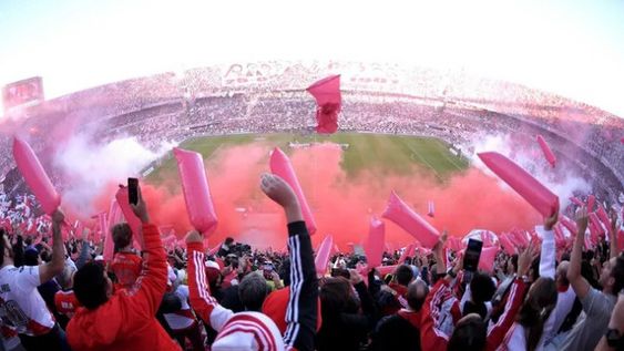 LOCURA. Los hinchas de River liquidaron todas las entradas en tiempo récord y esperan ya la fiesta contra Boca.