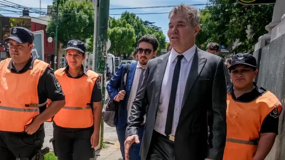 A horas de la sentencia, Burlando dijo que “no puede permitirse otra sanción que no sea la perpetua”