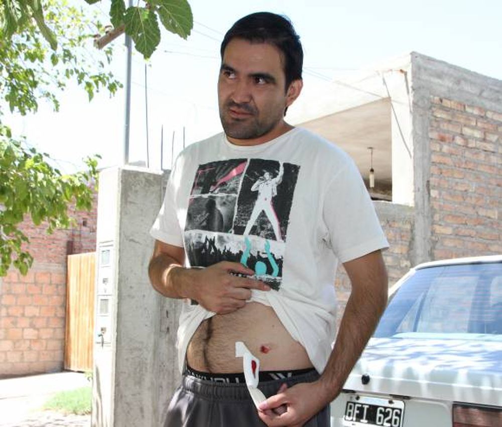 Lo acuchillaron para robarle