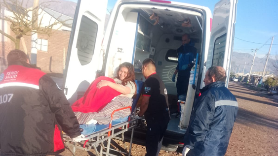 un policia y una enfermera asistieron un parto en una vivienda de pocito