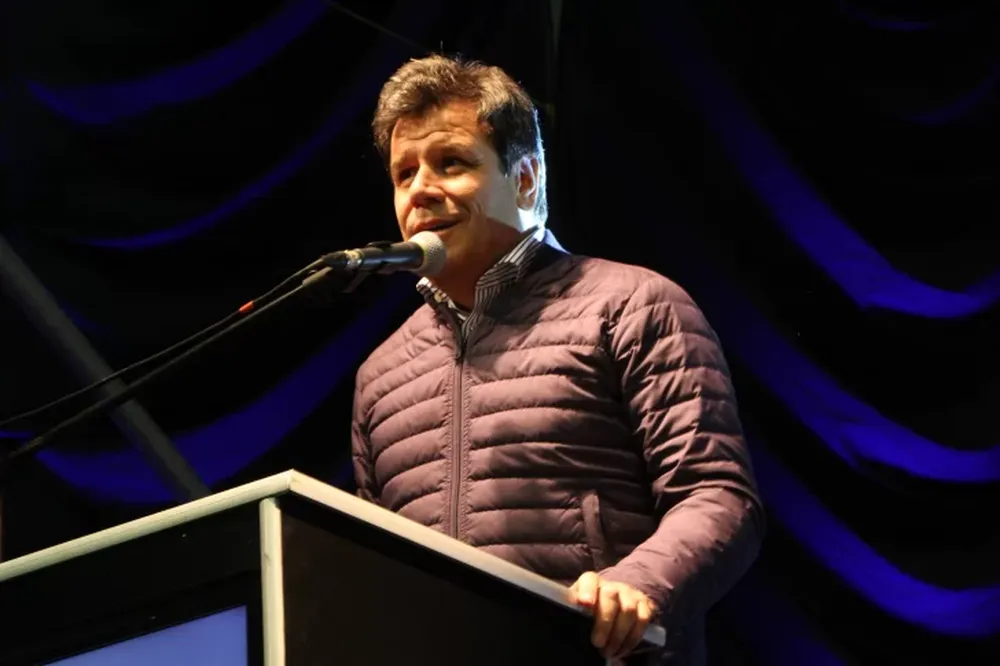Manes ratificó su precandidatura presidencial y calificó a Milei como un “remedio vencido”