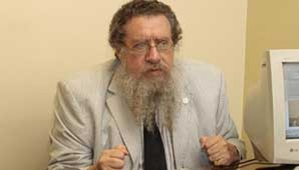 Carlos Escudé brindará mañana dos conferencias en la provincia