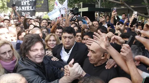 Milei tira la toalla y no suma más candidatos propios en el interior