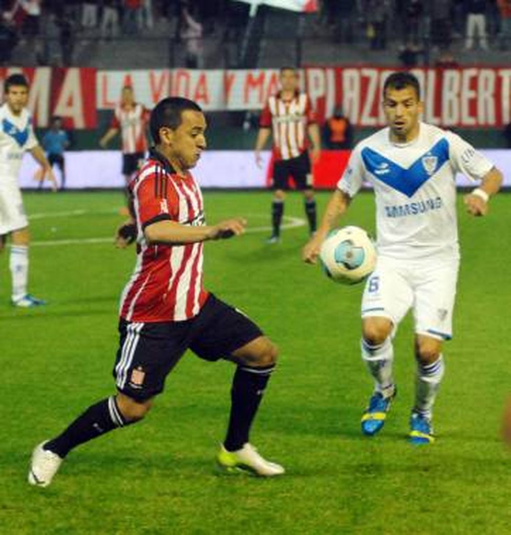 Estudiantes empató con Vélez en un entretenido encuentro