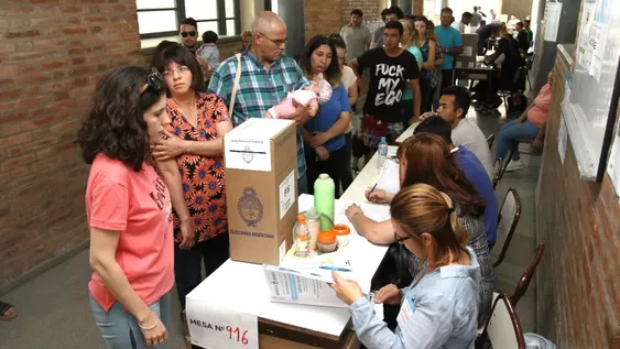 Por el sistema electoral, autorizan, como máximo, a 45.840 fiscales