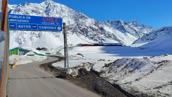 El Paso Cristo Redentor lleva cinco días cerrado y sigue la nieve.