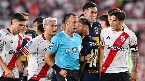 Darío Herrera encendió la polémica en el final del Superclásico.&nbsp;