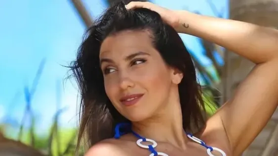 Cinthia Fernández y un baile en microbikini para el infarto