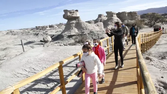 Todos los sectores fueron golpeados, pero a comercio y turismo les fue peor