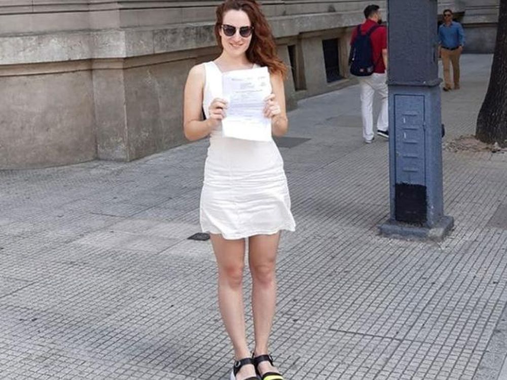 Denunció a un negocio por el acoso de sus empleados: debieron pagarle $100 mil