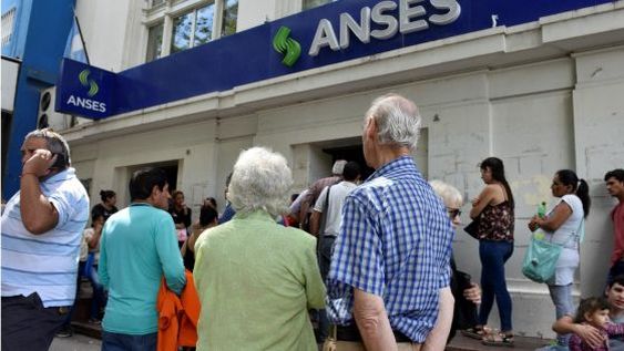 Ratifican calendario de pagos de jubilaciones y prestaciones pese al paro bancario