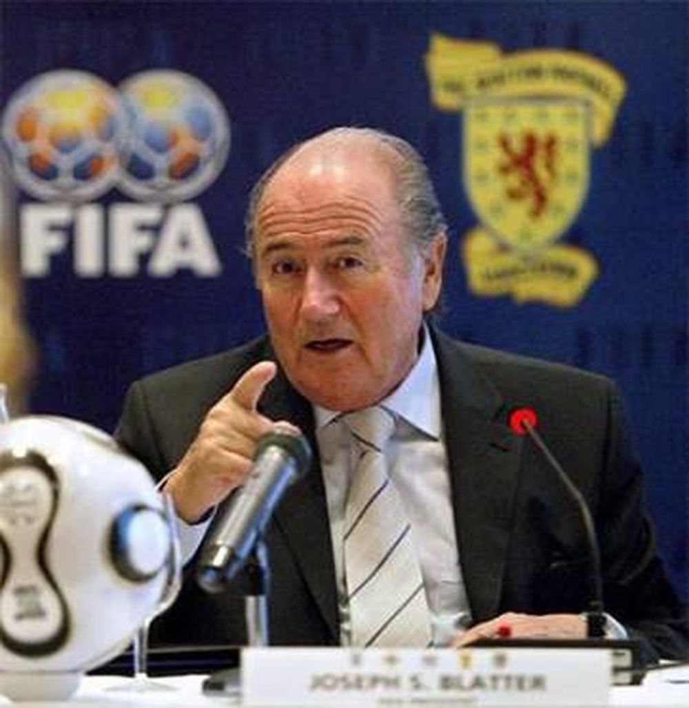 La FIFA suspendería a Maradona por cinco partidos