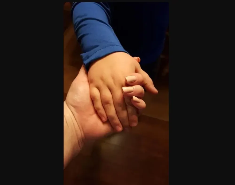 La historia de la docente que adoptó a un nene de 6 años y obtuvo una resolución inédita a tono con una madre biológica