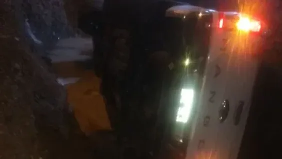 Una camioneta cayó a un zanjón y los ocupantes salvaron sus vidas de milagro