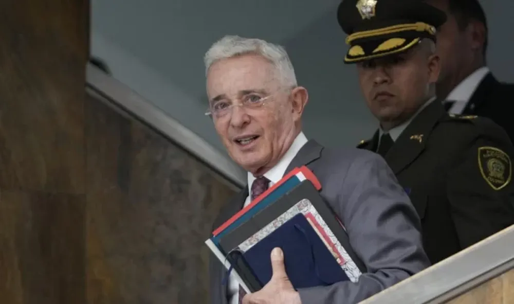 Jueza dictó veredicto histórico en juicio al expresidente colombiano Uribe
