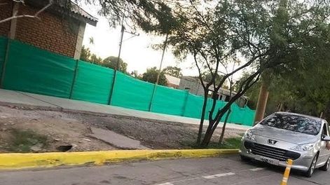 [VIDEO] Trabaja en una conocida pizzería, dejó su bicicleta en el depósito y un ladrón la robó en segundos
