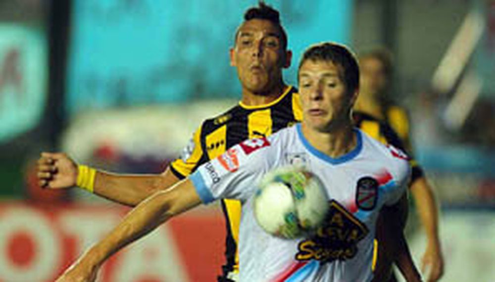 Arsenal sumó tres importantes puntos ante Peñarol