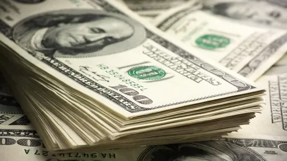 El dólar blue bajó $10 ante el optimismo sobre negociaciones por la deuda