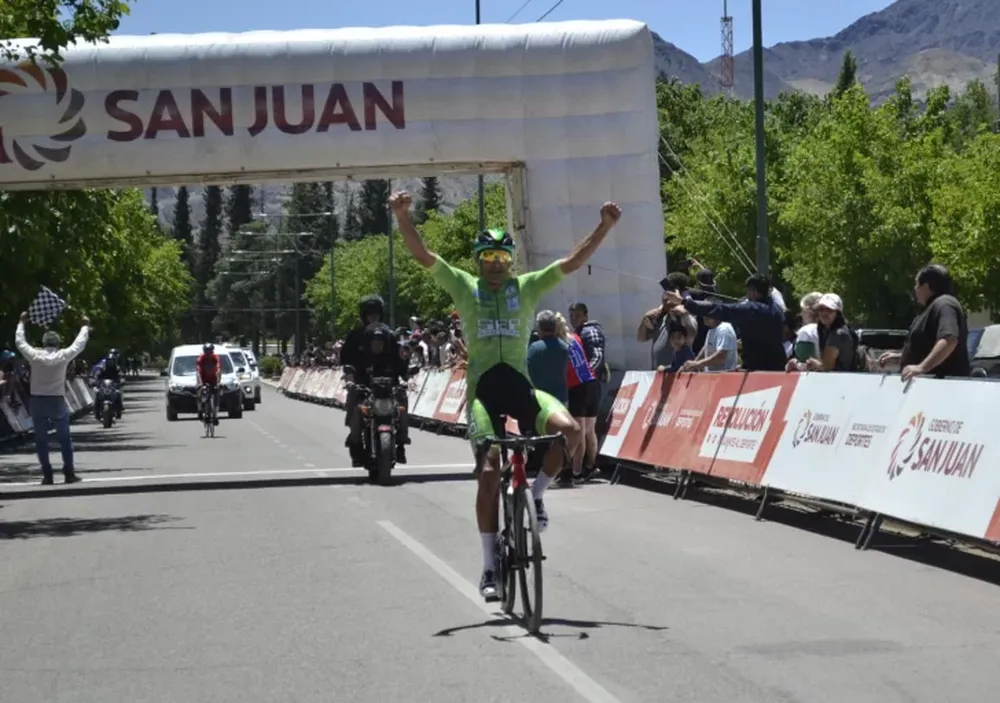 Juan Dotti se impuso en un carrerón