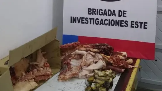 Atraparon al hombre que robó una carnicería: llevaba 10 kg de carne en una bolsa