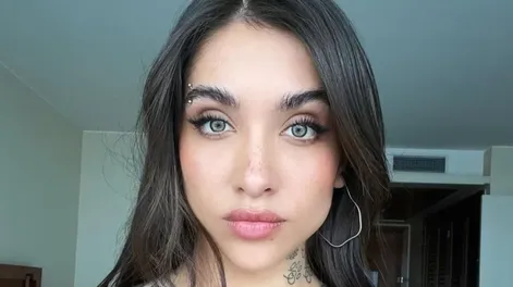 El gesto de María Becerra al visitar a una fan con cáncer.