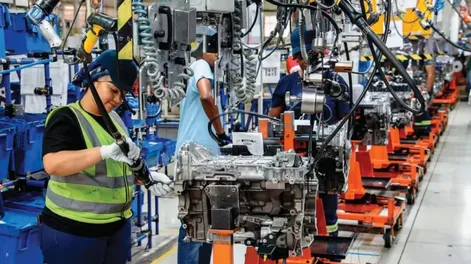 La producción industrial creció 4,1% interanual en marzo, según la UIA