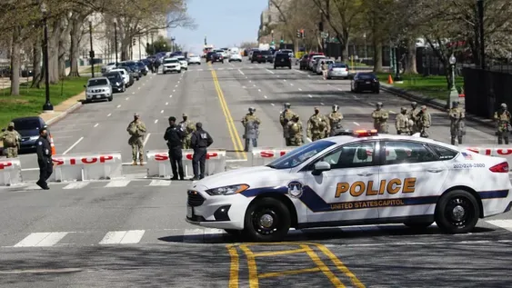 Un ataque en el Capitolio provocó dos muertos en EEUU, entre ellos el agresor