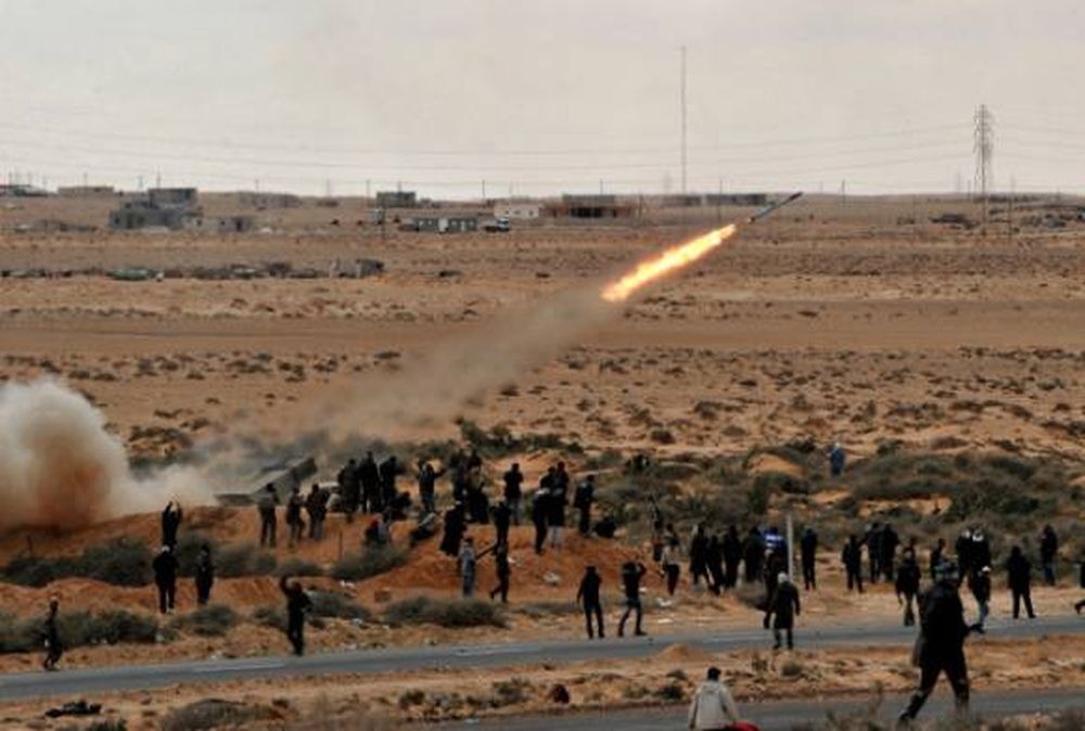 Khadafi anunció un nuevo alto el fuego pero seguirá peleando