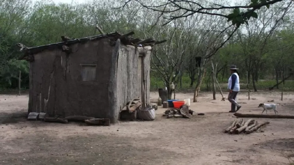 Una madre entregó a su hija por una moto y ahora la nena de 14 años está embarazada