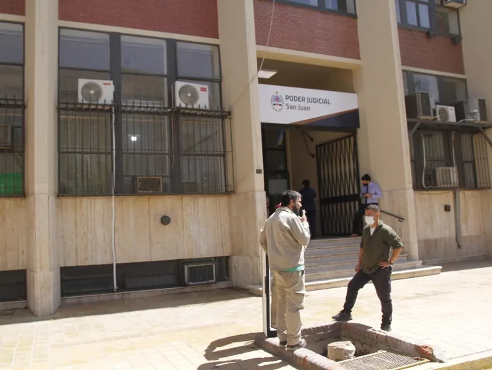 Desobedeció la prohibición de acercamiento a su ex pareja y fue condenado a 2 años de prisión