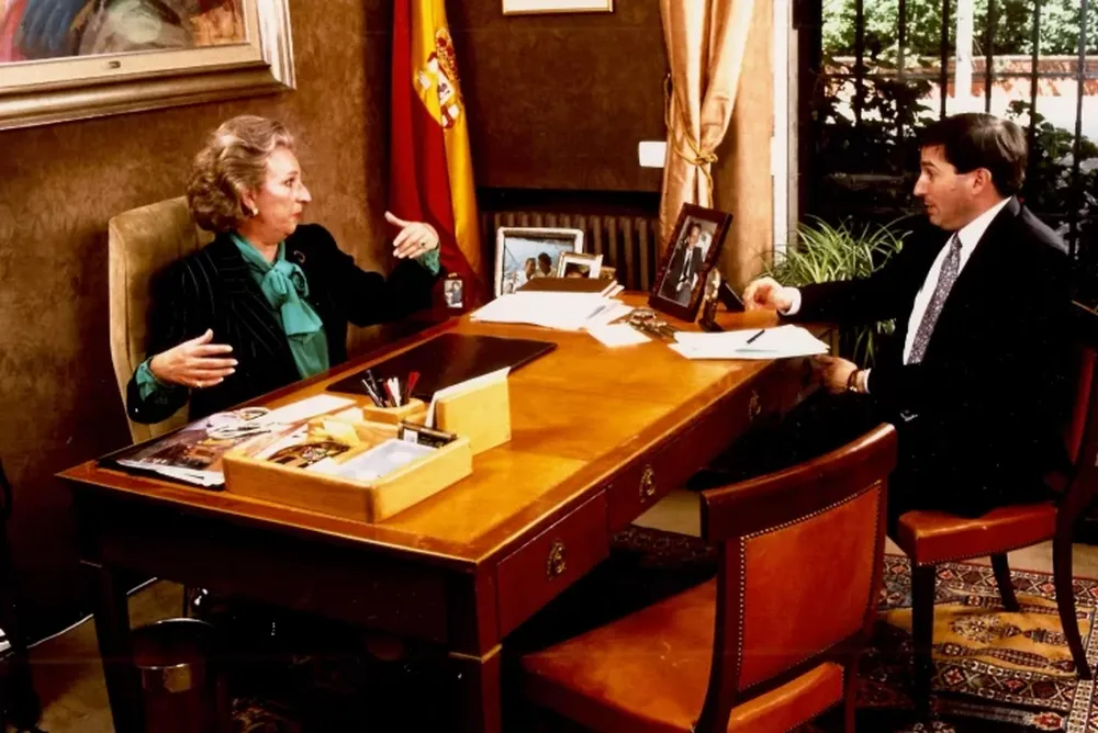 Pilar de Borbón y Borbón, tía del actual rey Felipe VI de España y hermana mayor del emérito Juan Carlos I, junto a Luis Eduardo Meglioli.