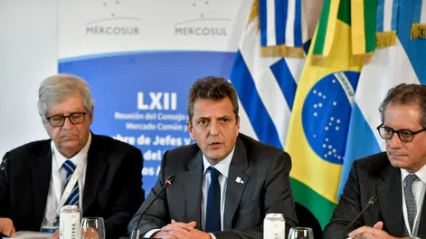 Massa pidió usar las monedas locales en el comercio regional