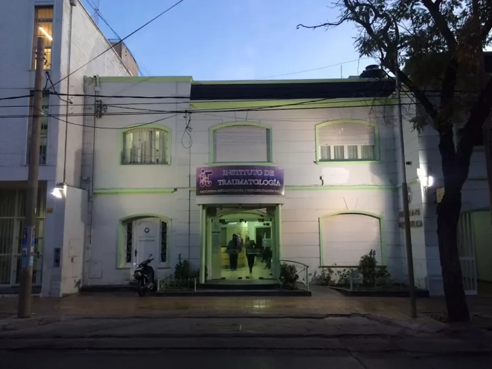 Quejas de pacientes por los fuertes plus que cobran en el Instituto de Traumatología de San Juan