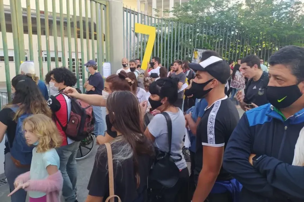 La Conmebol detectó PCR truchos entre los hinchas y anunció que quitará entradas