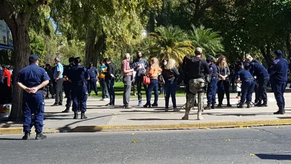 Protesta de comerciantes: hubo detenciones por violar la cuarentena